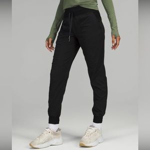 NWOT Lululemon Dance Studio Mid-Rise Jogger *Full Length~ SIZE 2~ COLOR BLACK